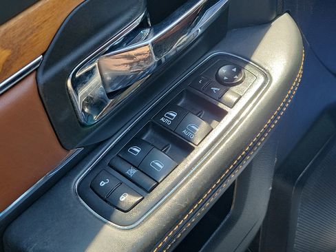 Used 2016 RAM 1500 Laramie Longhorn w/ Convenience Group AWD/4WD image 20