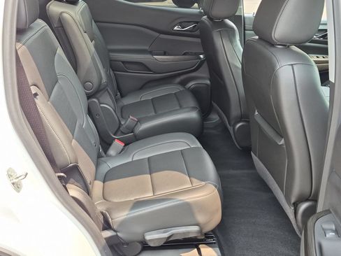 Certified 2023 GMC Acadia SLT w/ Technology Package FWD image 26