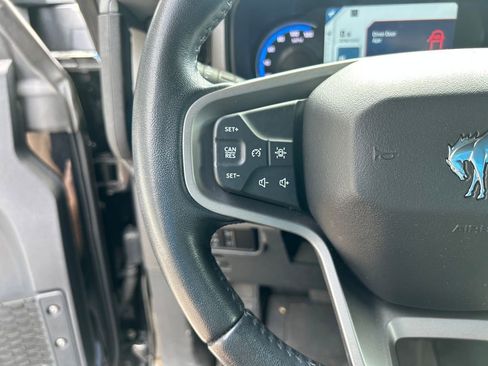 Used 2023 Ford Bronco Black Diamond w/ Sasquatch Package AWD/4WD image 21