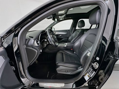 Certified 2021 Mercedes-Benz GLC 300 image 22