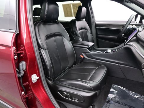 Used 2025 Jeep Grand Cherokee L Limited w/ Luxury Tech Group II AWD/4WD image 17