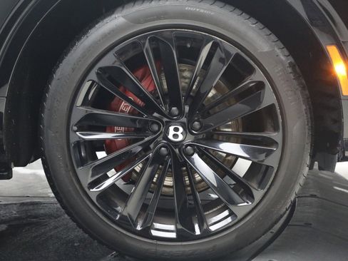 Used 2023 Bentley Bentayga Speed image 15