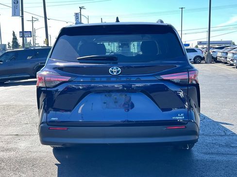 Used 2021 Toyota Sienna LE AWD/4WD image 8