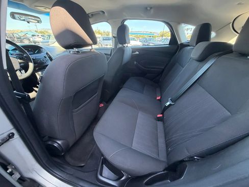 Used 2015 Ford Focus SE FWD image 19