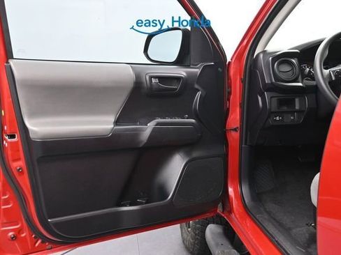 Used 2019 Toyota Tacoma SR w/ SR Convenience Package AWD/4WD image 16