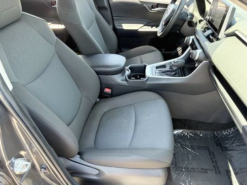 Used 2025 Toyota RAV4 XLE FWD image 11
