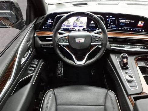 Used 2023 Cadillac Escalade Premium Luxury AWD/4WD image 17