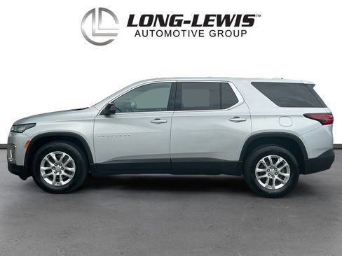 Used 2022 Chevrolet Traverse LS FWD image 2