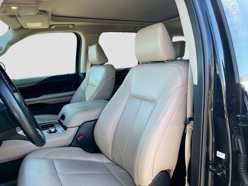 Used 2022 Ford Expedition XLT AWD/4WD image 21