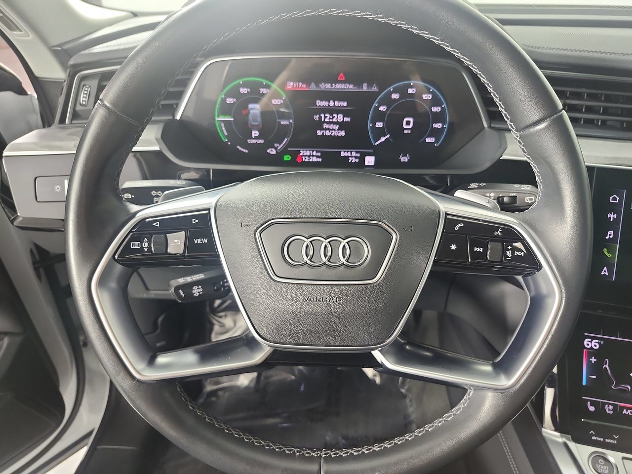 Used 2024 Audi Q8 e-tron Premium Plus w/ Premium Plus Package AWD/4WD image 21