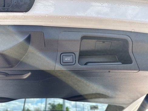 Used 2023 GMC Acadia SLT image 14