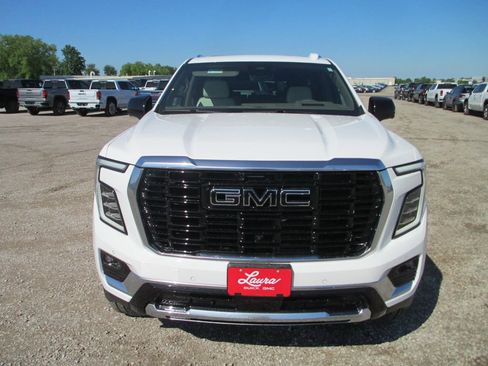 New 2026 GMC Yukon Denali w/ Denali Reserve Package AWD/4WD image 10