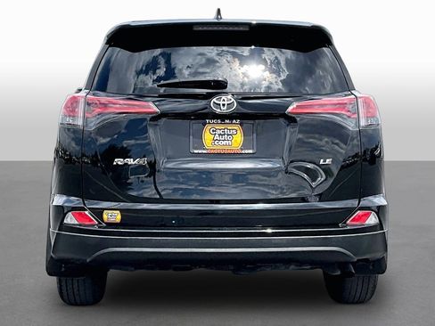 Used 2018 Toyota RAV4 LE w/ All Weather Liner Package FWD image 4