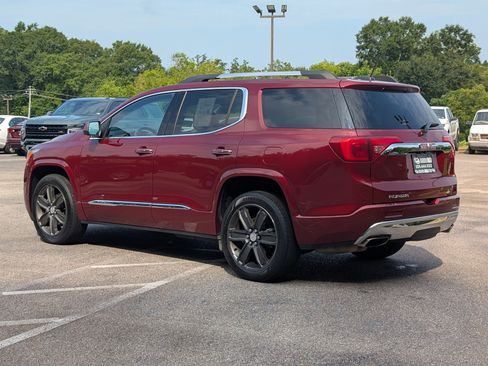 Used 2017 GMC Acadia Denali w/ Technology Package FWD image 7