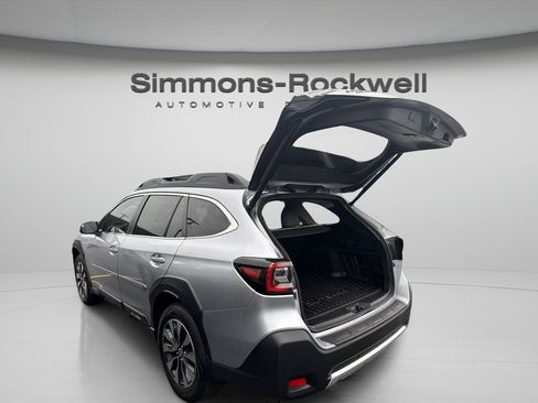 Used 2025 Subaru Outback Limited XT AWD/4WD image 8