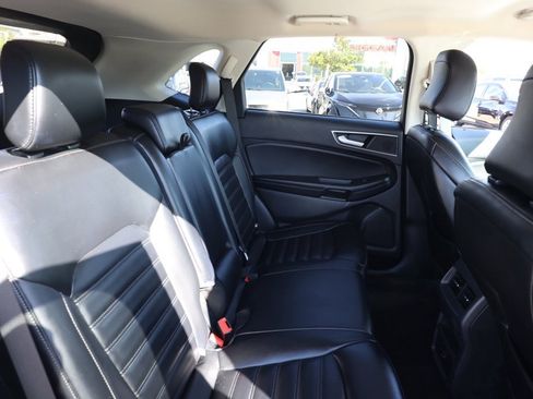 Used 2022 Ford Edge SEL image 18