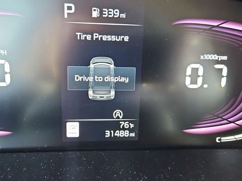 Used 2025 Kia Soul LX w/ LX Technology Package FWD image 19