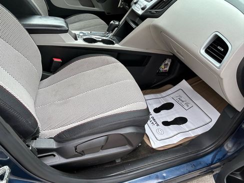 Used 2017 Chevrolet Equinox LT FWD image 12