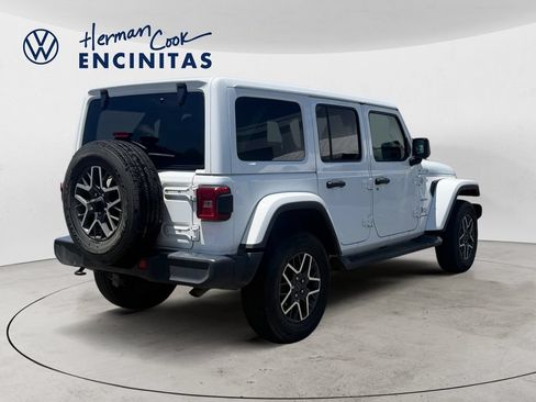 Used 2024 Jeep Wrangler Unlimited Sahara AWD/4WD image 5