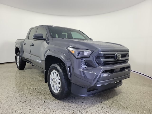 Used 2025 Toyota Tacoma SR5 RWD image 4