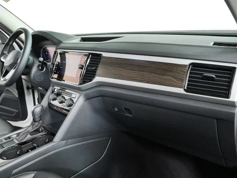 Certified 2022 Volkswagen Atlas SE FWD image 26