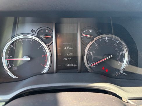 Used 2022 Toyota 4Runner TRD Off-Road Premium AWD/4WD image 13