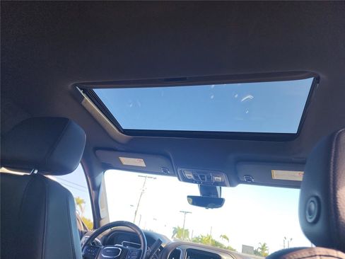 Used 2023 GMC Sierra 2500 Denali w/ Denali Ultimate Package image 32