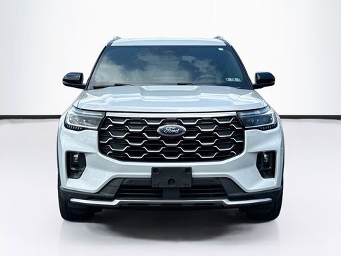 Used 2025 Ford Explorer Platinum w/ LUX Leather Package AWD/4WD image 2