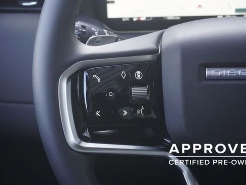 Used 2025 Land Rover Discovery Sport S image 12