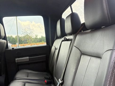 Used 2015 Ford F250 Lariat w/ Lariat Chrome Package AWD/4WD image 28