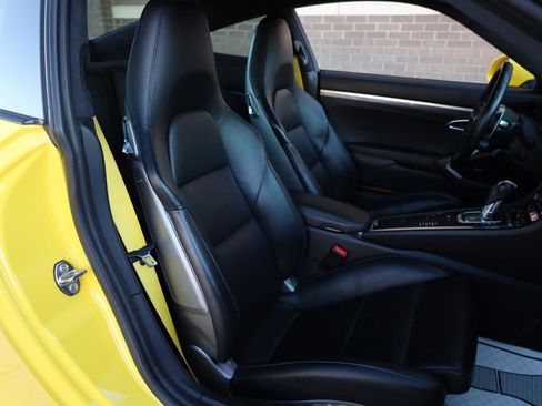 Used 2019 Porsche 911 Carrera 4S AWD/4WD image 24