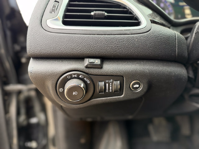 Used 2016 Chrysler 200 C w/ Navigation & Sound Group I FWD image 9