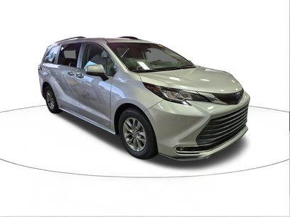 Used 2021 Toyota Sienna XLE