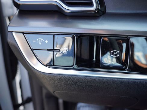 Certified 2023 Kia Sportage EX image 22