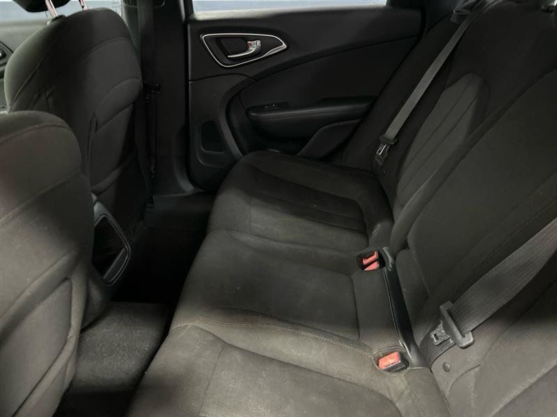 Used 2015 Chrysler 200 Limited w/ Convenience Group FWD image 9