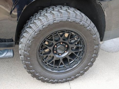 Used 2022 Chevrolet Suburban Z71 image 7