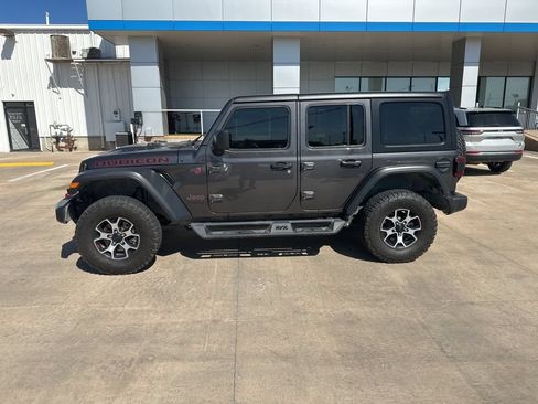 Used 2022 Jeep Wrangler Unlimited Rubicon w/ LED Lighting Group AWD/4WD image 33