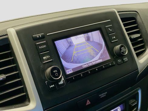 Used 2017 Honda Pilot LX image 9