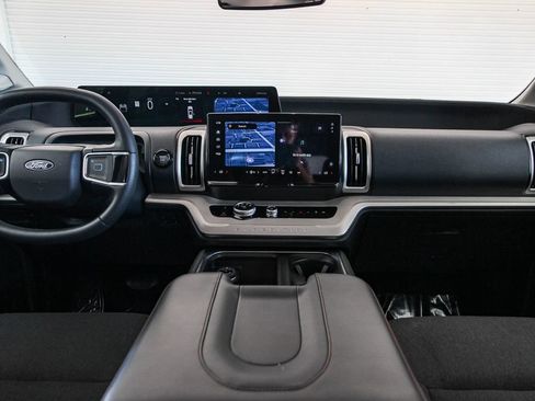 Certified 2025 Ford Expedition Active RWD image 13
