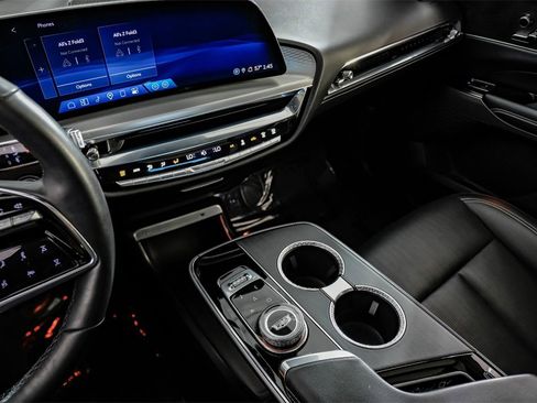 Used 2024 Cadillac Lyriq Luxury image 25