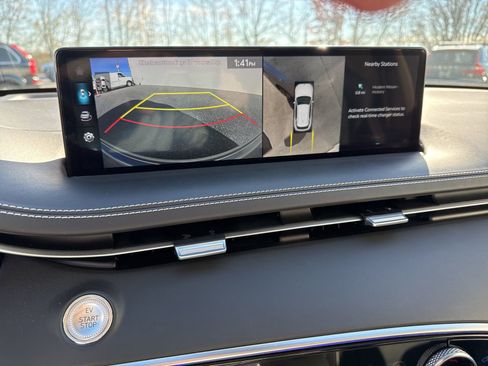 Used 2025 Genesis Electrified GV70 Advanced w/ Prestige Package image 24