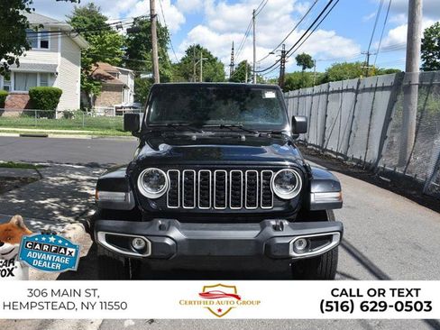 Used 2025 Jeep Wrangler Unlimited Sahara AWD/4WD image 2