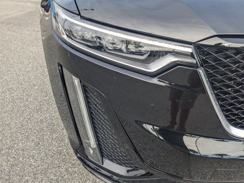 Used 2023 Cadillac XT6 Sport w/ Platinum Package image 10