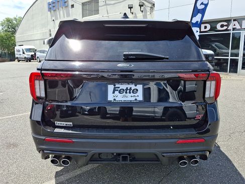 Certified 2025 Ford Explorer ST AWD/4WD image 5