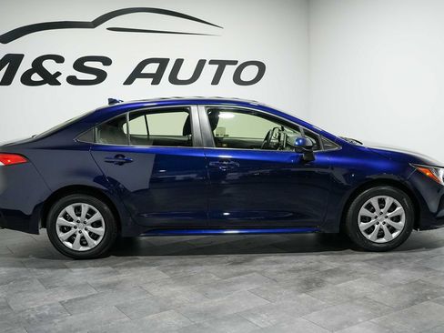 Used 2020 Toyota Corolla LE FWD image 8