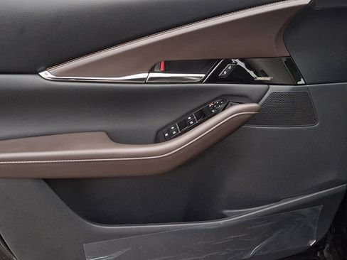 Used 2025 MAZDA CX-30 AWD 2.5 S w/ Premium Package image 12