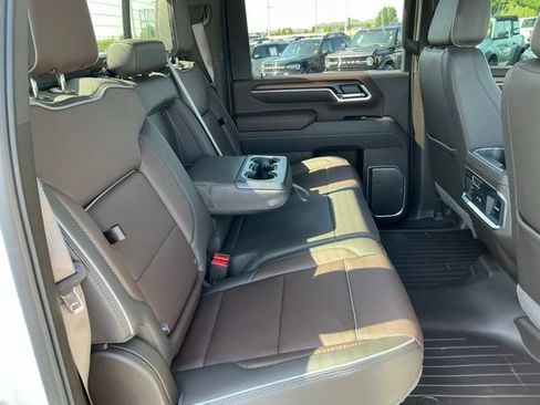 Used 2025 GMC Sierra 2500 Denali w/ Denali Reserve Package AWD/4WD image 18
