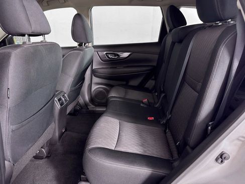 Used 2020 Nissan Rogue SV w/ Premium Package image 30