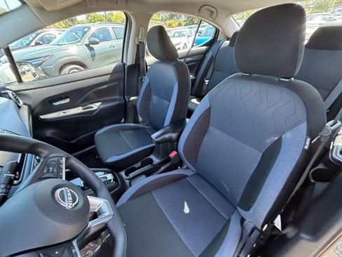 Used 2025 Nissan Versa SV FWD image 34