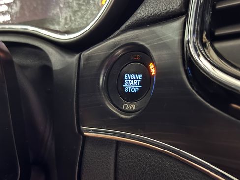 Used 2020 Jeep Grand Cherokee Limited w/ Luxury Group II image 30